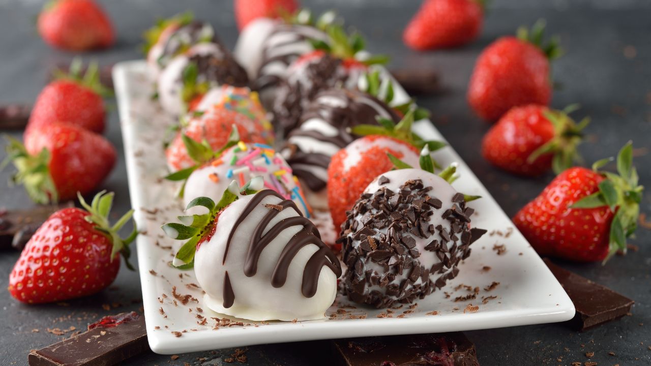 How To Make A Delicious Chocolate-Covered Strawberry Shot