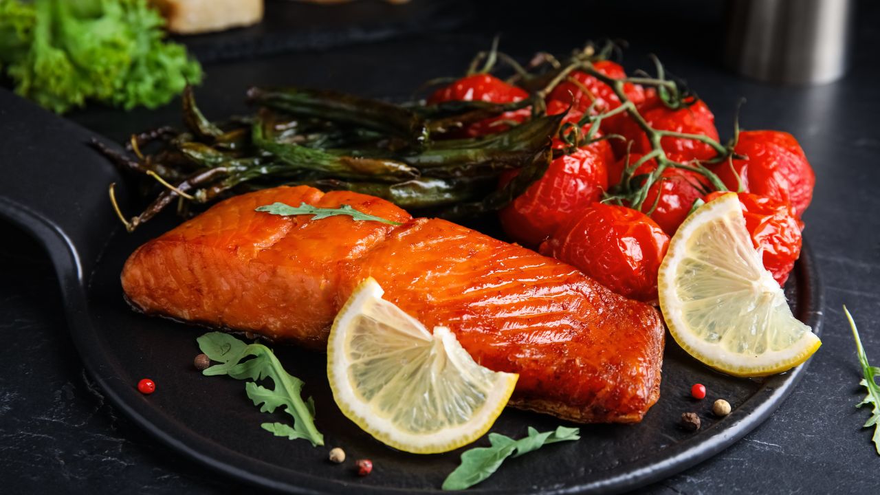 Crispy and Delicious: Air Fryer Frozen Salmon Recipe